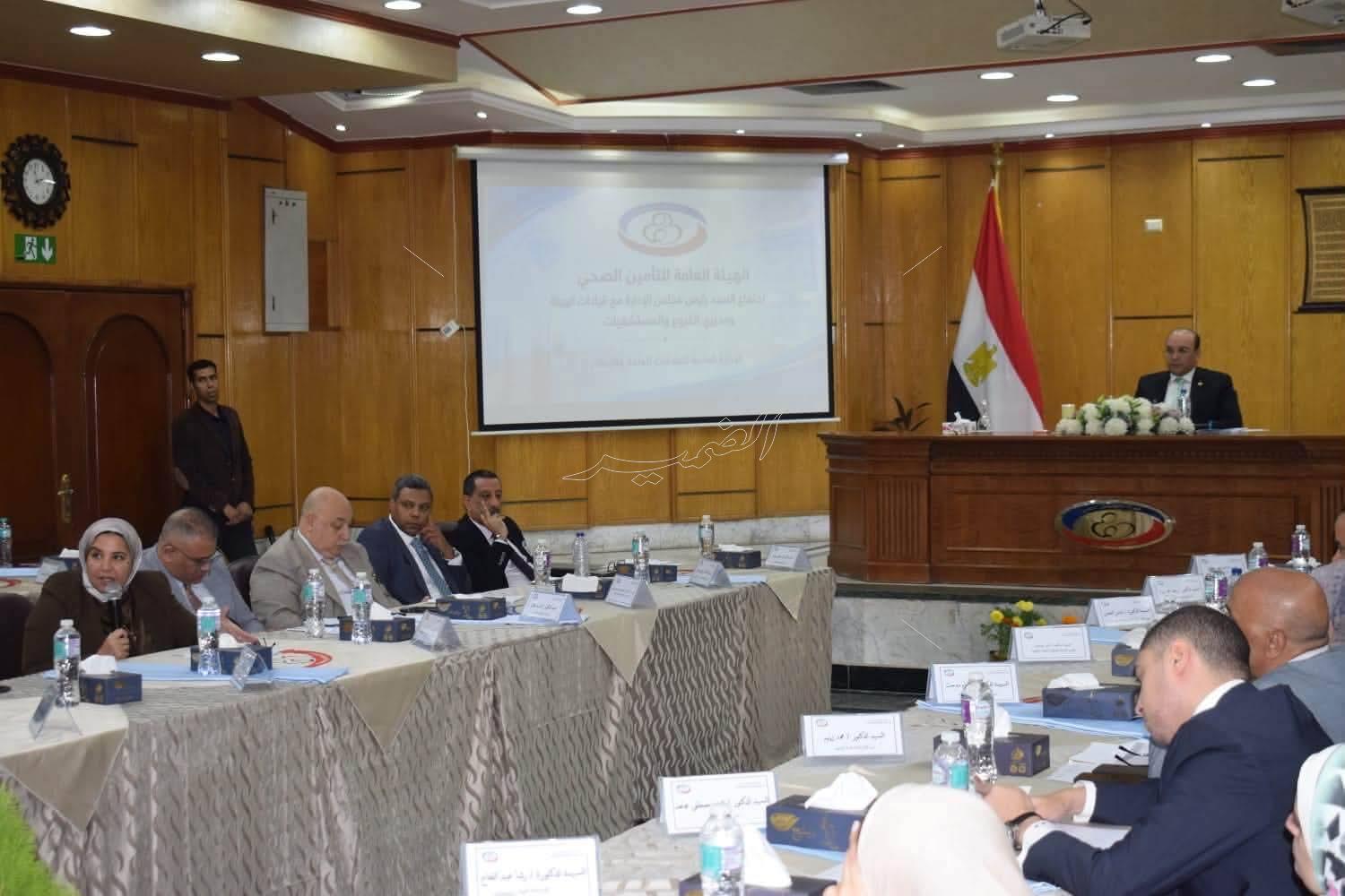 رئيس هيئة التأمين الصحي يعقد اجتماعا لحل مشاكل المرضى بالقليوبية و تطوير الخدمة الطبية 1 IMG 20261015 WA0023